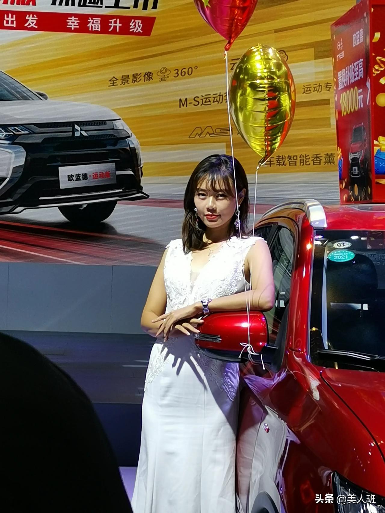 正定国际车展2020模特长相甜美的模特身高略低面容漂亮气质高贵尤其