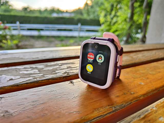 提前给孩子的六一儿童节礼物—支持微信畅聊的360儿童电话手表10X