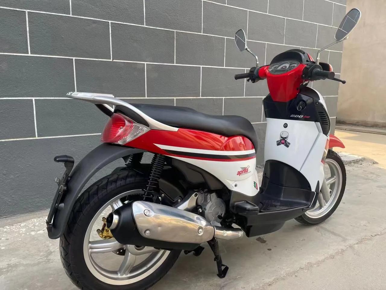 纯进口阿普利亚圣甲虫200cc战斗民族风格稳重猛烈扎实电喷水冷发动机