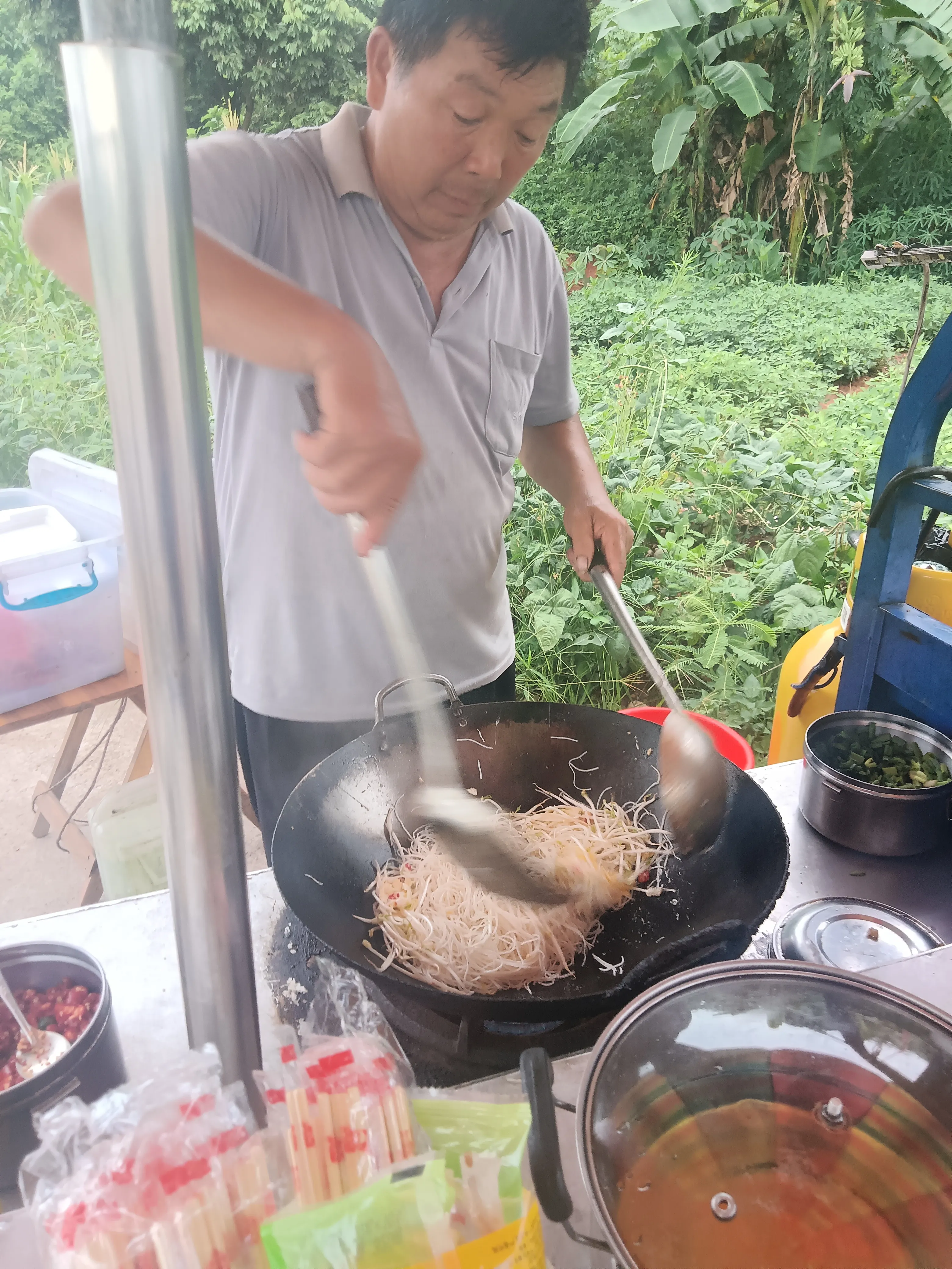 摆摊卖炒粉炒饭赚钱不