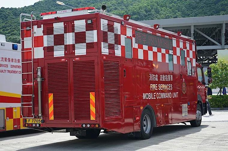 经典车欣赏～奔驰 香港消防车 atego 流动指挥车 fsd
