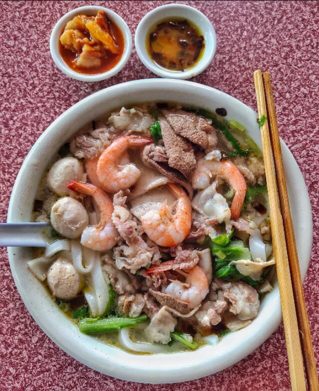 不赚钱养家的男人爱老婆么