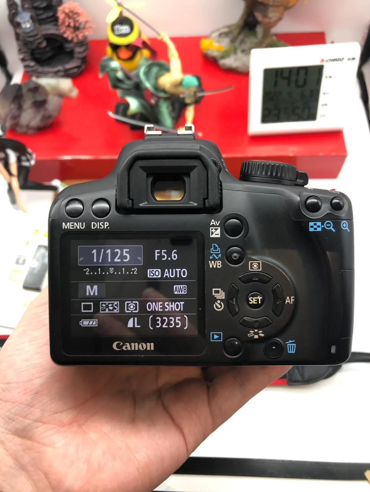 佳能1000d搭配原厂1855mm二代防抖镜头外观成色九成左右功能全好无拆