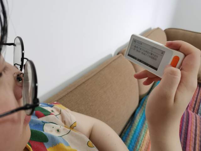 个小屏大还能说：好学多单词宝体验