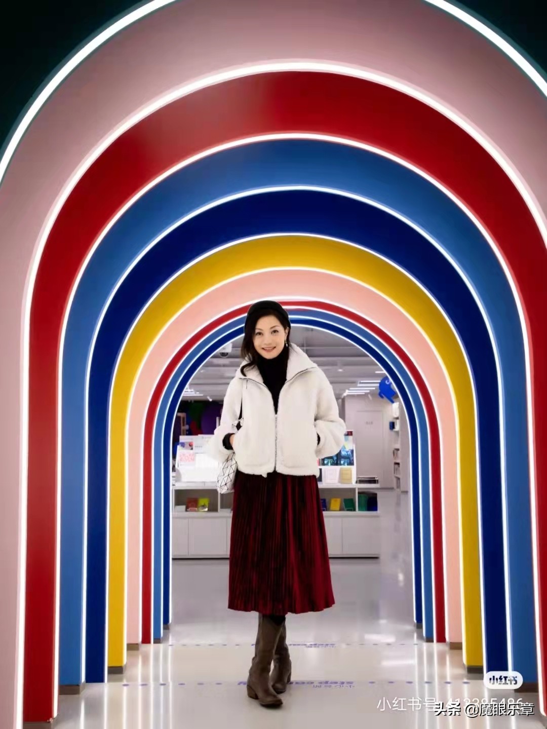 张蒙晰,曾是上海有线音乐台知名主持人,也曾用梦溪作为播音名成为90