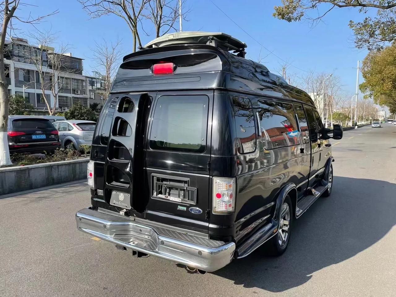 14年差几天福特e350房车集团公司一手车新车140多万原版原漆内饰成色