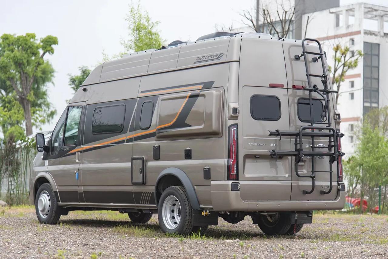 瑞弗启界r700b型房车新旗舰郑州展会最后一天盐湖灰现车可提整车正向