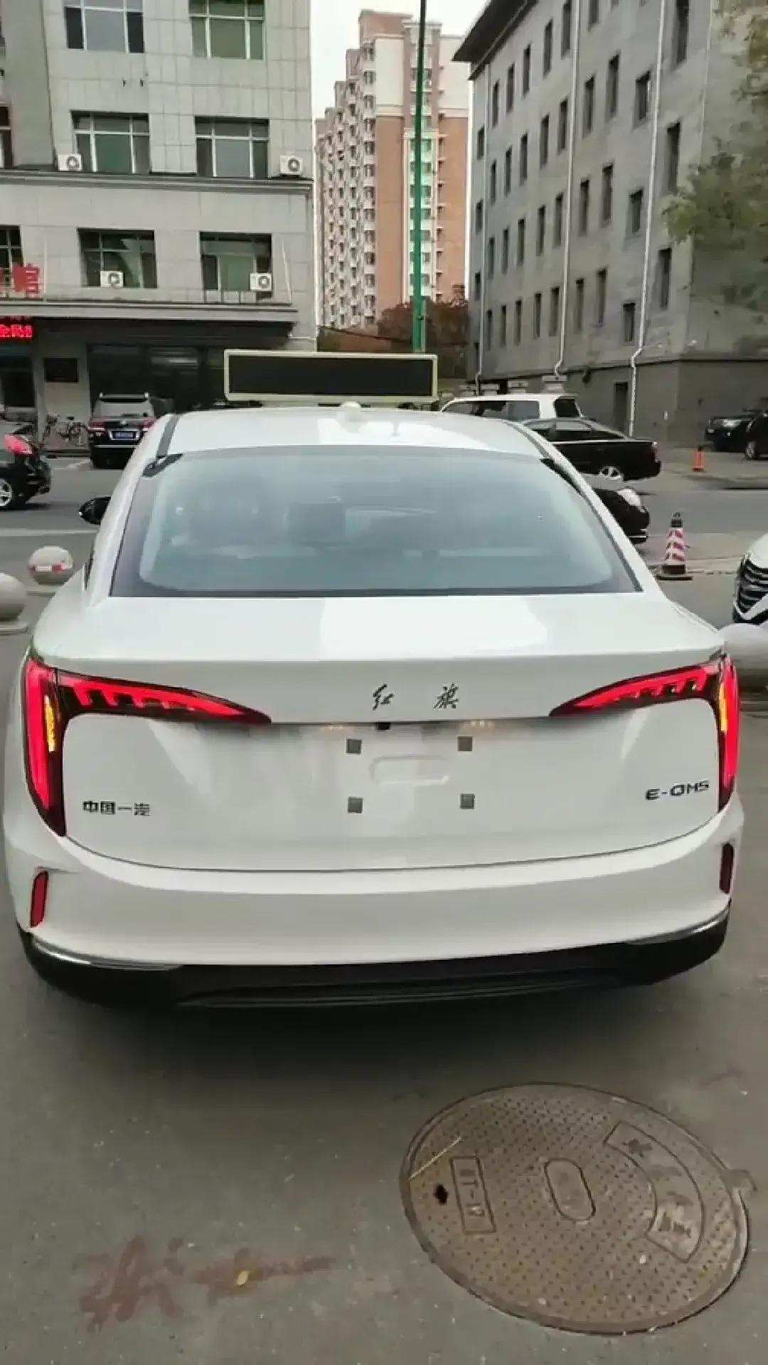 大长春的新款红旗出租车马上投入使用了这颜值应该是全国出租车颜值最