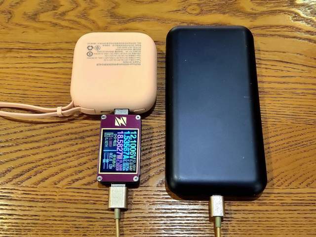 RAVPower自带线充电宝：圆润怡人设计，专为女性用户贴心而打造