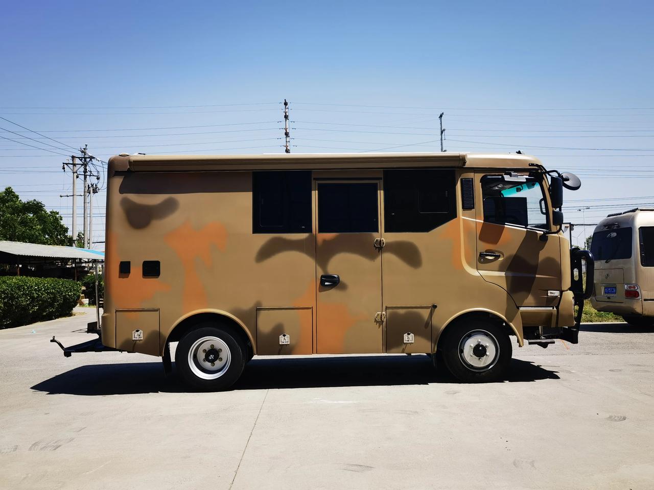 那么今天给大家分享这款东风挑战者最大号b型硬派越野房车,安全可靠