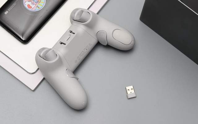 小米发布全新游戏手柄：无线连接，体验感控制