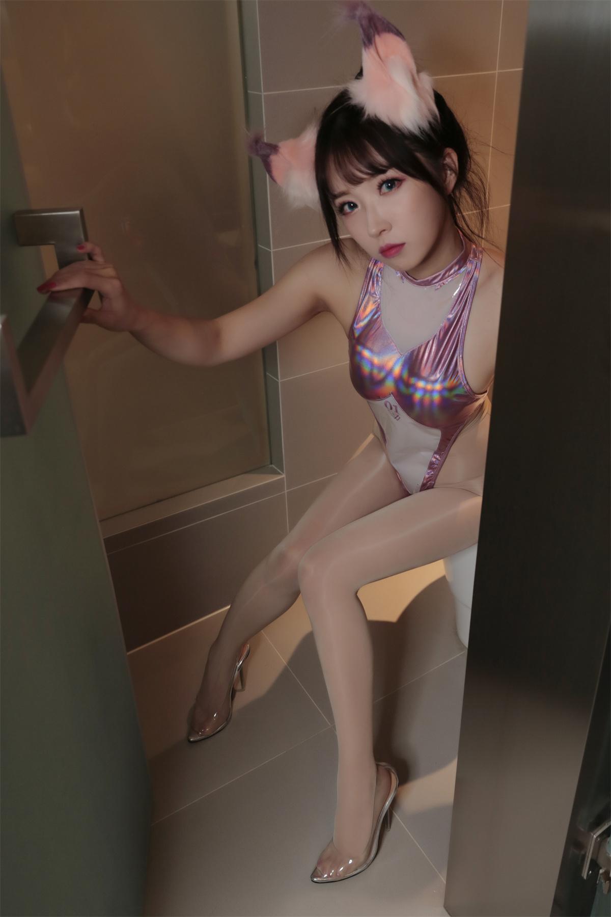 网络红人 LN_026 小女巫露娜 - 普通镭射紫 [24P-174MB]