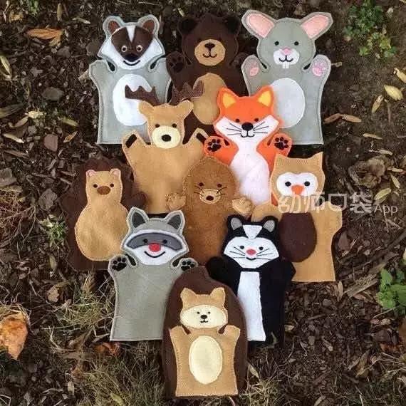 用不织布做出各种各样的手指玩偶,可以按照不同的故事角色而定.
