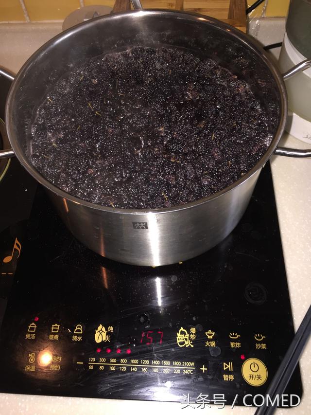 桑葚膏和桑葚干哪个效果好？桑葚膏配方功效与作用，科普知识点来了