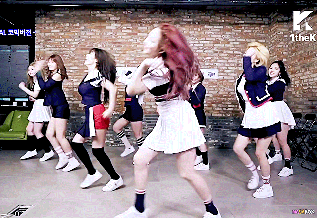 没有前几次亮眼,但还是有很多喜爱这首歌的粉丝,配合twice的青春活力