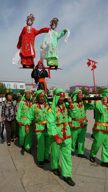 东北秧歌小看戏邢台市隆尧县举办非物质文化遗产展演活动