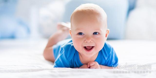 [万福云秒抢红包]，孩子做满月酒朋友圈咋发消息