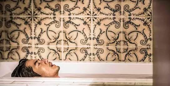 �۾���ӰϷ:Ϊ�˾ȱ����İ�����,�������ھ�(��Ա�����飬��æ������������䣬�뷽�跨����ĸ�׹�ľ������)