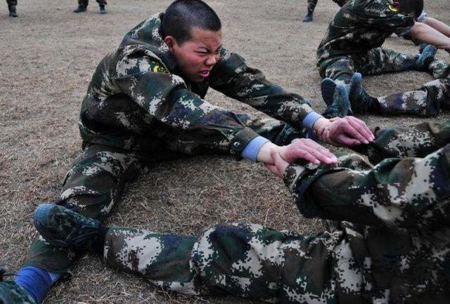 为什么新兵进去要被打部队里新兵会被老兵欺负吗
