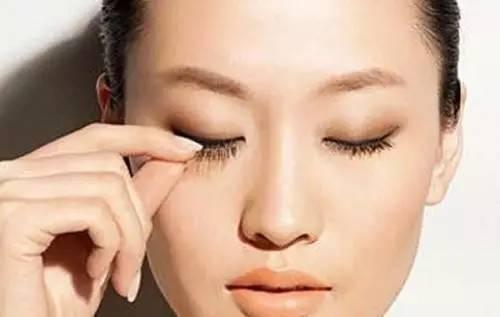 左眼跳是什么预兆,左眼跳小心是这4种疾病