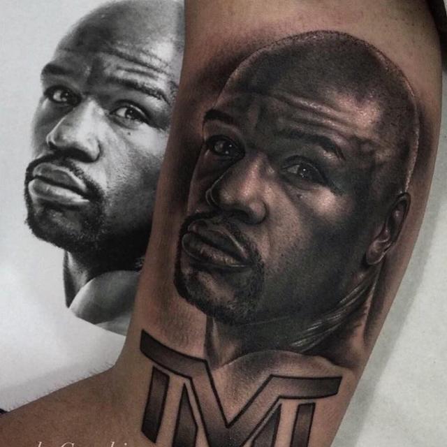 梅威瑟获全球粉丝纹身支持,人气超越泰森帕奎奥