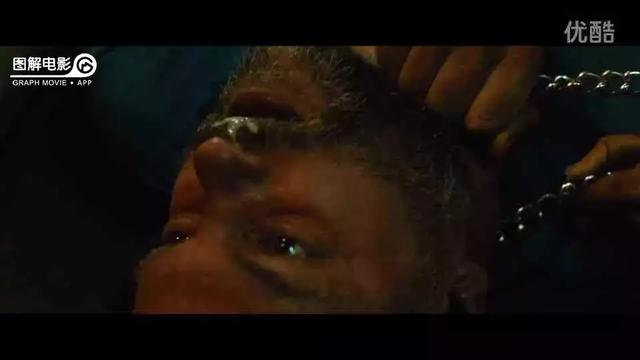 医生示范身体乳