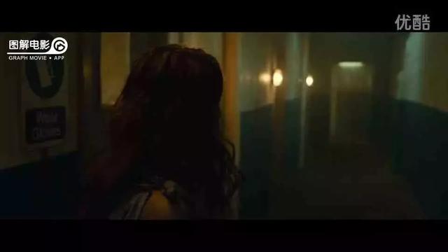 医生示范身体乳