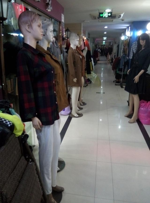 周末闲游杭州东站服装市场