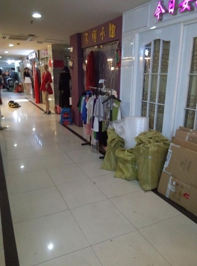周末闲游杭州东站服装市场