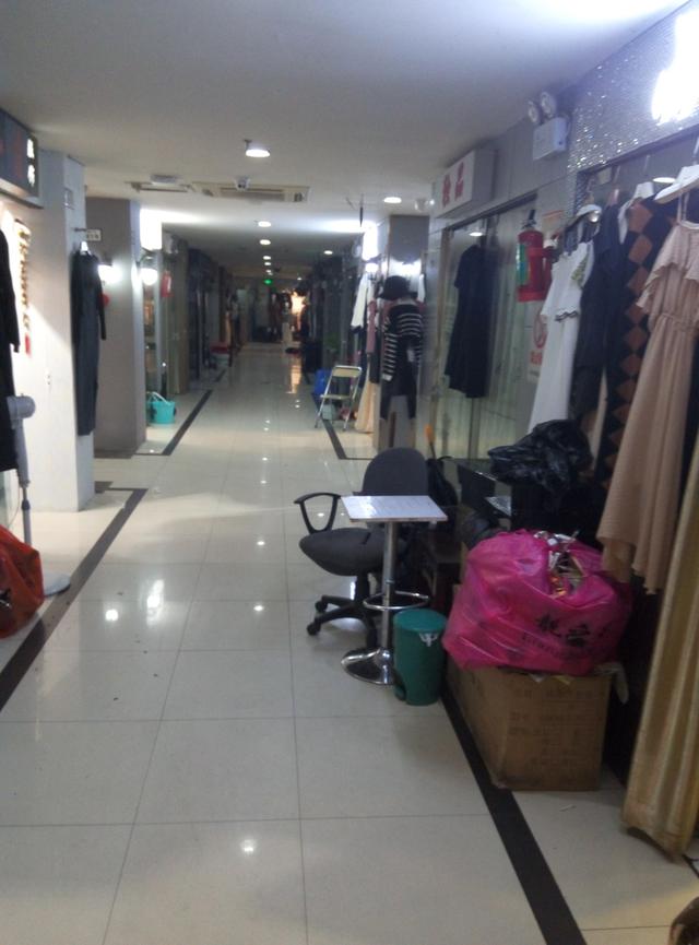 周末闲游杭州东站服装市场