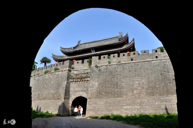 合肥逍遙津公園騎馬的塑像是誰_盤點安徽《三國》人物與故事,豪華陣容