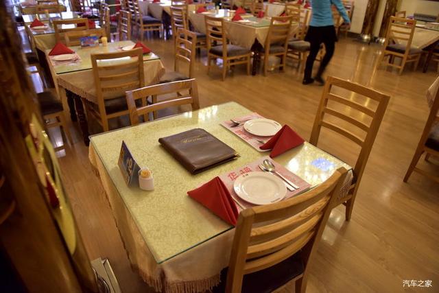 河豚先生卓展餐饮装修工程