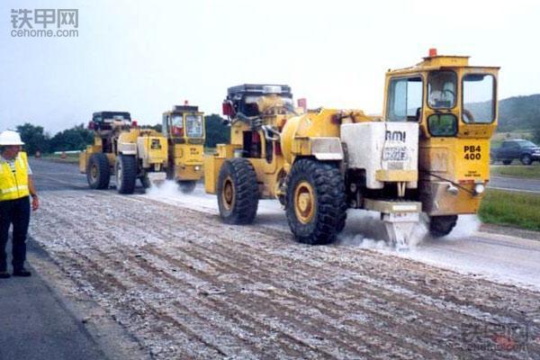 公路网路面共振破碎机