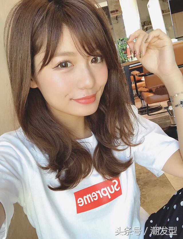 圆脸中长发发型