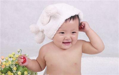 孩子脸长有小鸡皮疙瘩