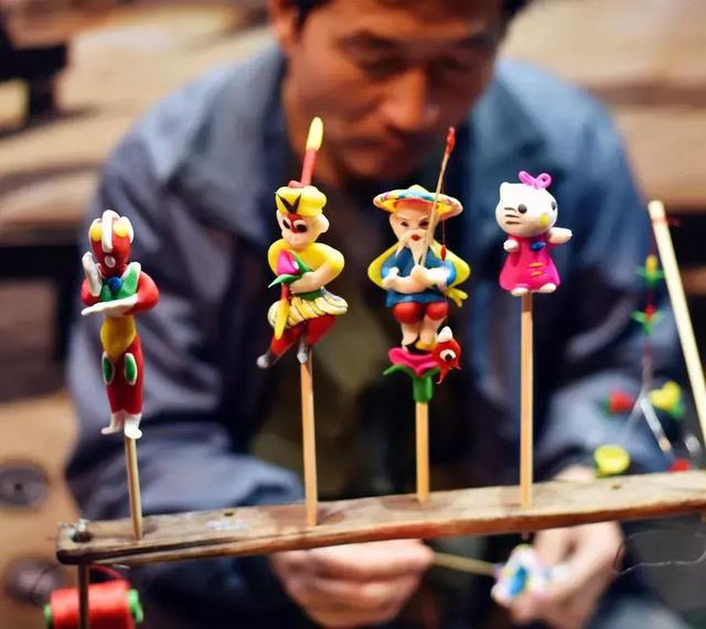 东北踩高跷秧歌大赛视频2018胶州糖球会全面升级