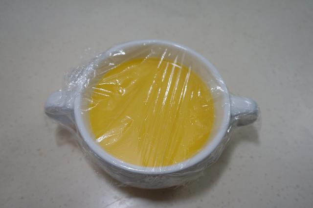 微波炉蒸蛋羹为啥蜂窝状？微波炉蒸蛋蜂窝状，保存下来，留着看！