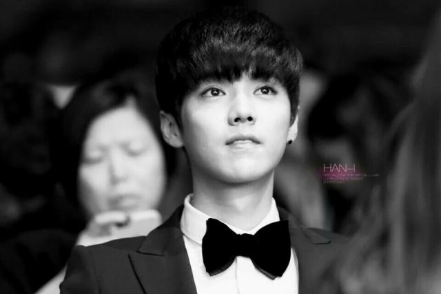 鹿晗小学在哪里上的（鹿晗的小学是什么学校）