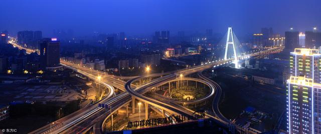 武汉市是哪个省，湖北省省会武汉市在江汉？