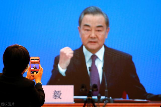要大陆不设前提对话，蔡英文却一口气对大陆设了四个前提