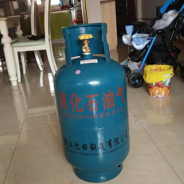 中国废弃煤气罐在中东制成大炮？90后中国小伙狂赚3个亿？