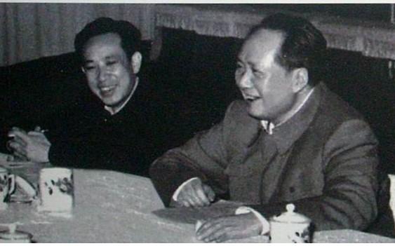 毛泽东宴请特赦后的溥仪，分别嘱咐：你也50多了，赶紧找个对象吧
