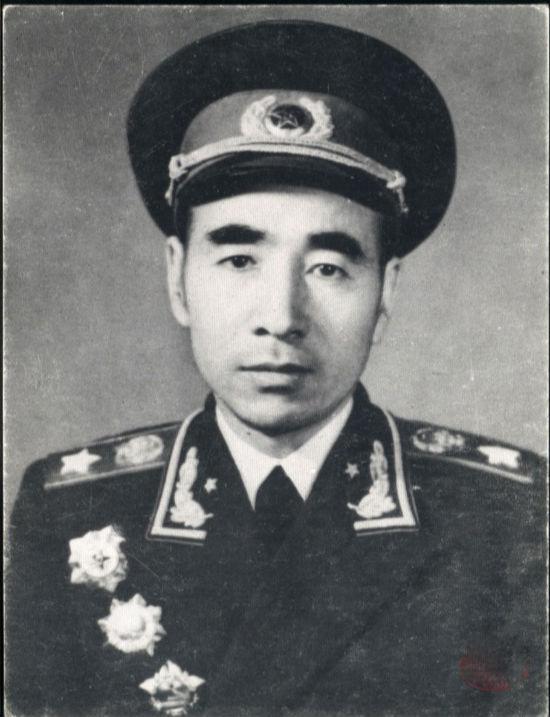 1948年，我军俘虏一国军副总司令，林彪得知后为何亲自登门道歉？