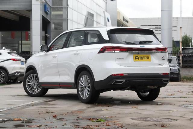 国产SUV“内斗”，吉利博越VS长安欧尚X7 PLUS，谁的性价比更高？