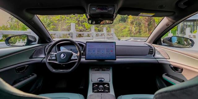 新能源车4月销量榜单出炉，国产车型包揽销量前五，比亚迪占四席