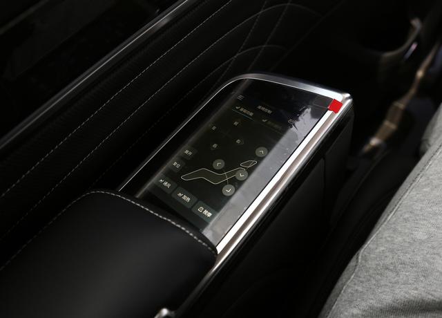 自主品牌的崛起 上汽大通MAXUS G90对比丰田赛那SIENNA