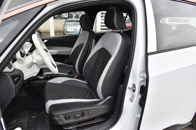 高尔夫的替代者？不到16万起，零油耗还是后驱，实拍大众ID.3