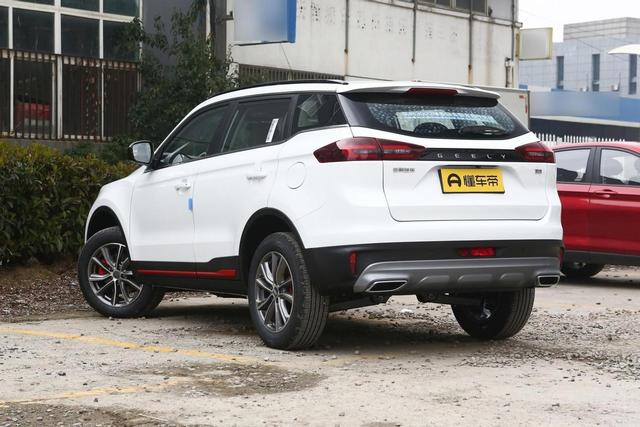 国产SUV“内斗”，吉利博越VS长安欧尚X7 PLUS，谁的性价比更高？