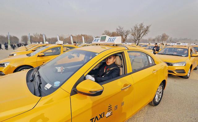 李书福放出大招，建议全面推广甲醇汽车，1公里2毛3分钟充满