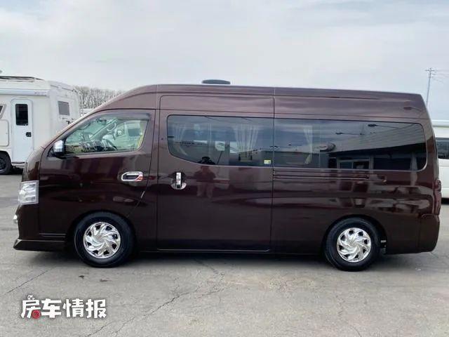 新款日产NV350房车，配2.5L动力自动挡，独立一室一厅用着真方便